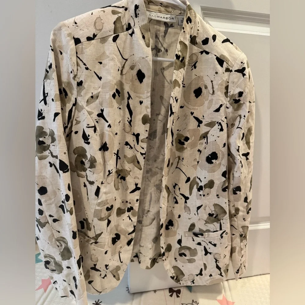 Sag Harbor Women's Cream and Black Patterned Blazer